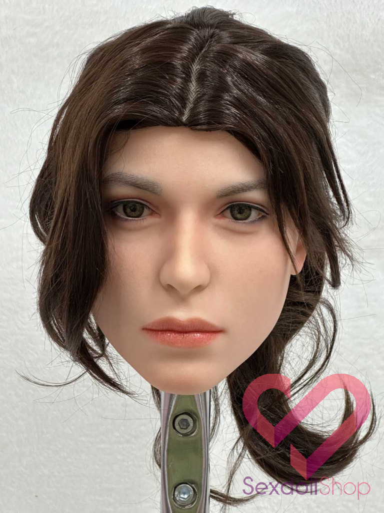 Голова Lara Croft (02).jpg